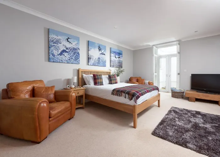 3 The Manor, Porthkidney Sands
