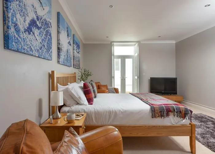 3 The Manor, Porthkidney Sands