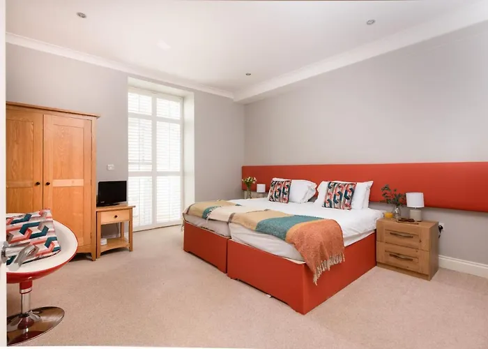 3 The Manor, Porthkidney Sands
